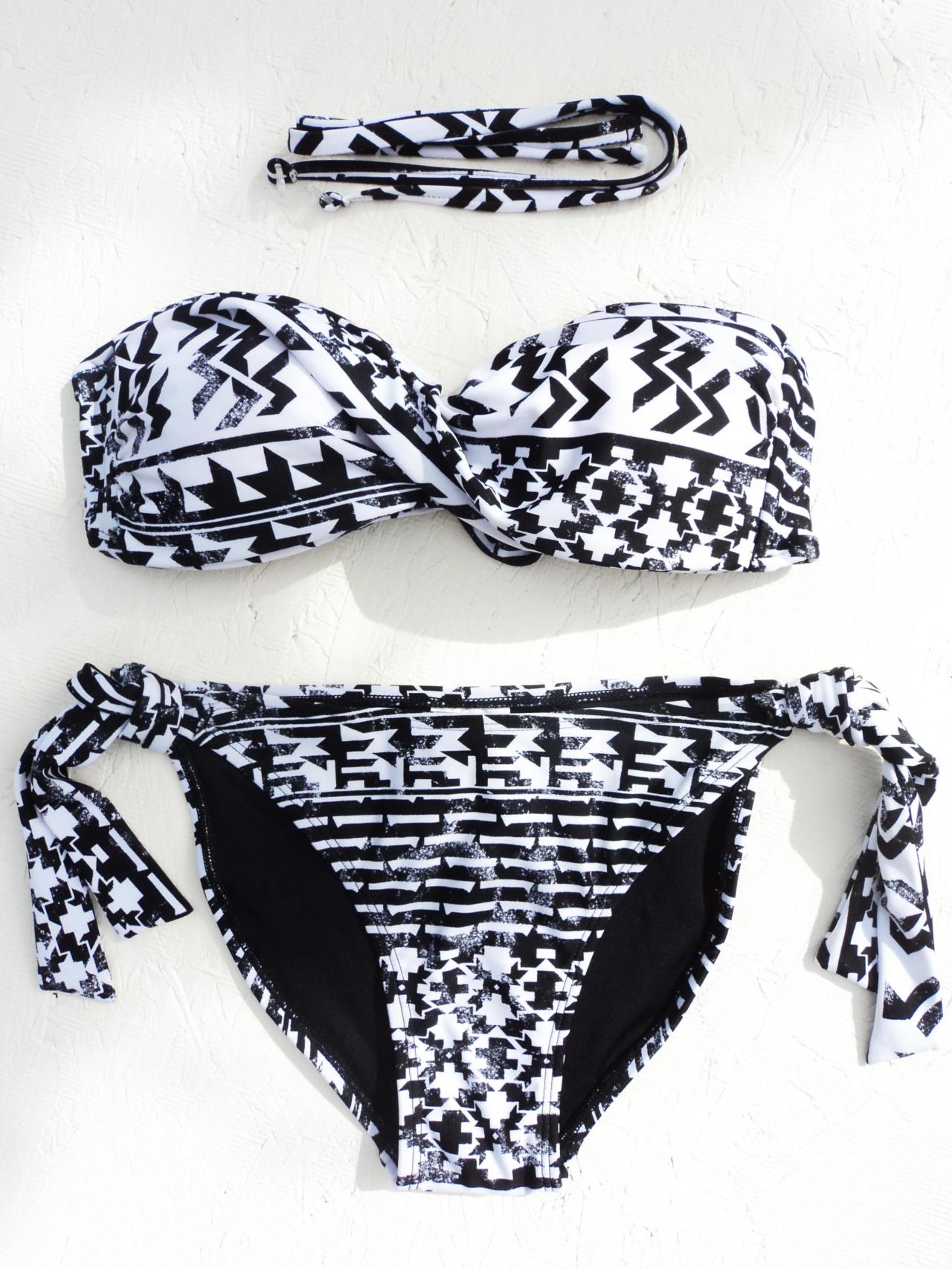 Beach Style Bikini Twisted Graphic Colour Black & White